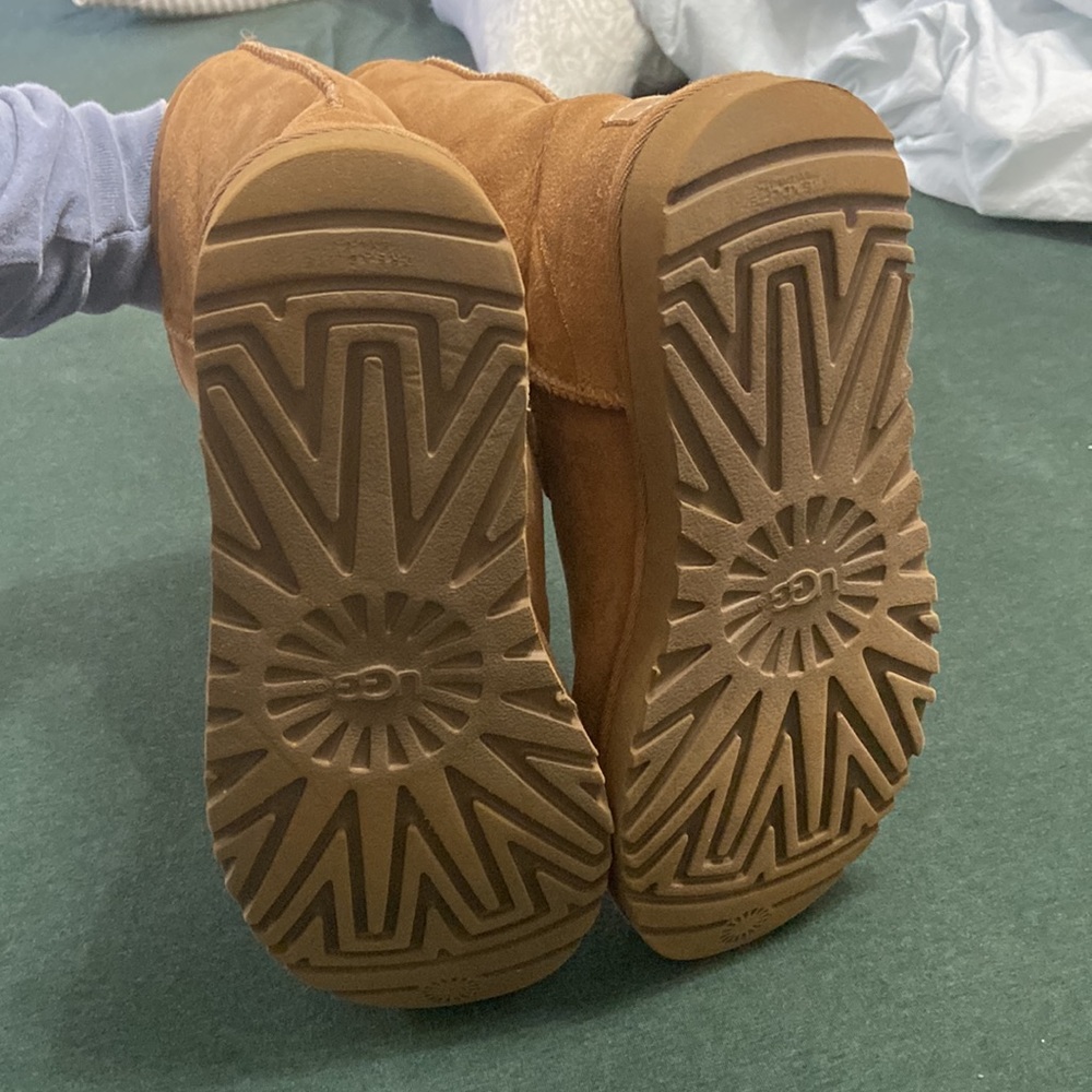UGG - Picture 6 of 7